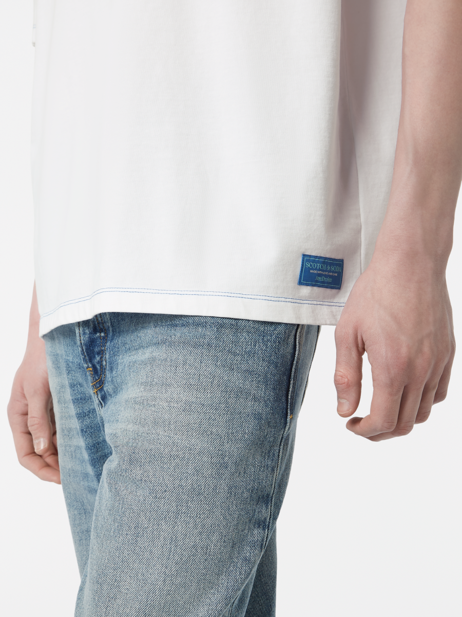 Loose-fit back artwork T-shirt
