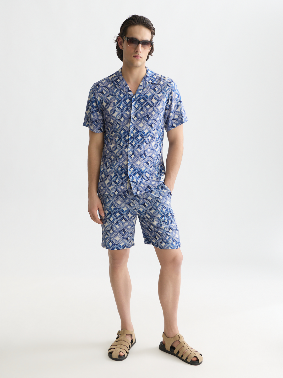 Printed viscose regular-fit short-sleeved shirt
