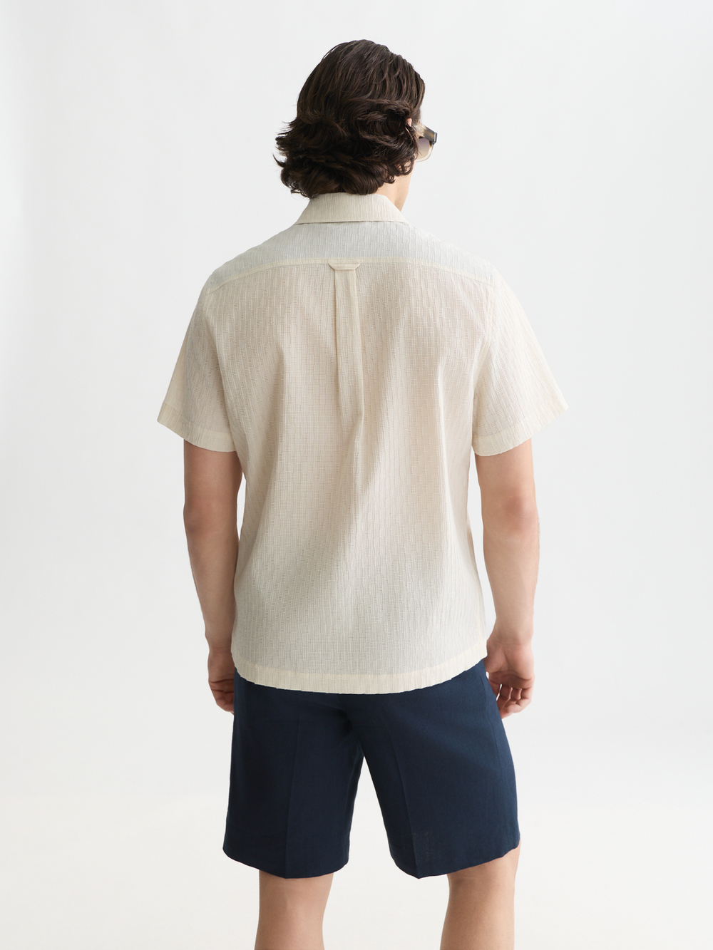 Jacquard seer-sucker regular-fit short-sleeved shirt