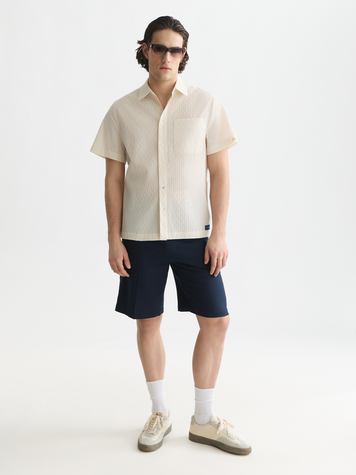 Jacquard seer-sucker regular-fit short-sleeved shirt