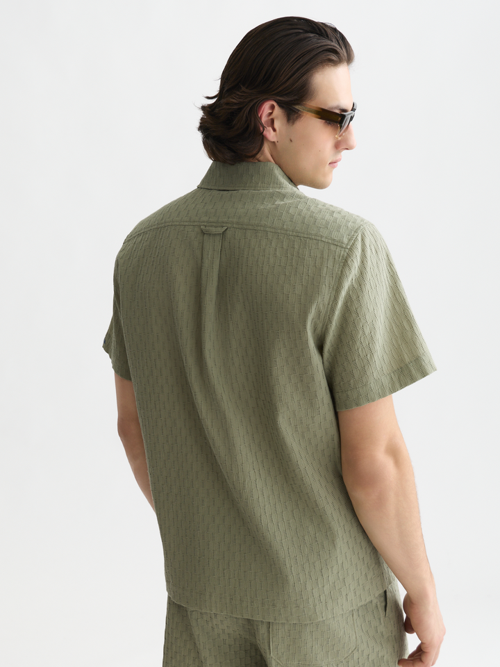 Jacquard seer-sucker regular-fit short-sleeved shirt