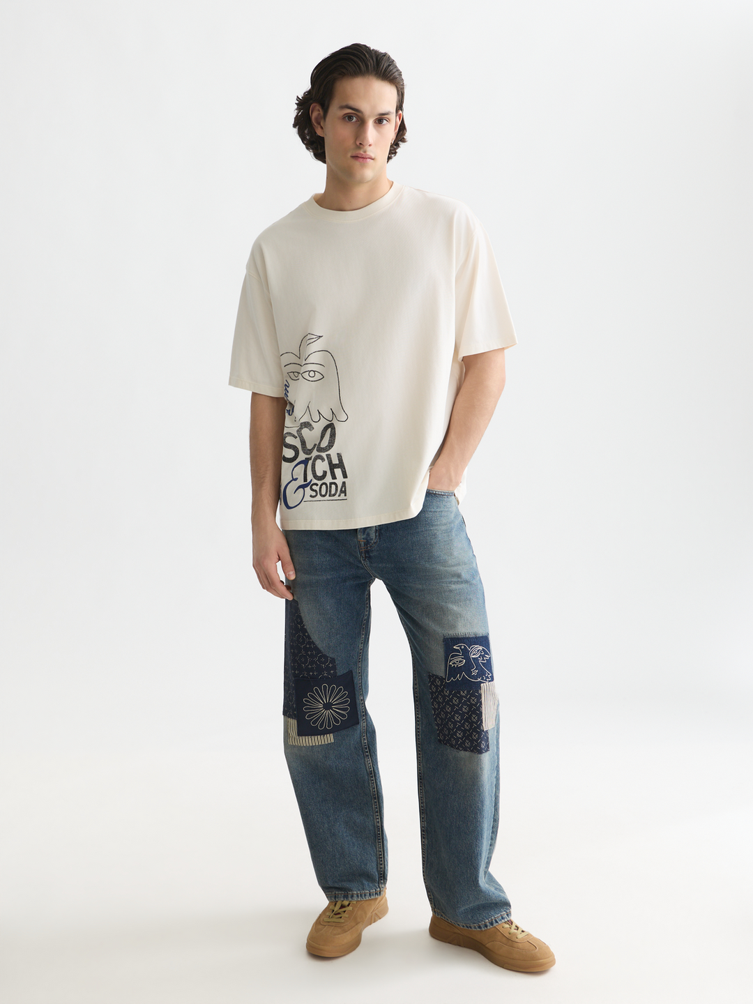 Worked-out artwork loose-fit T-shirt