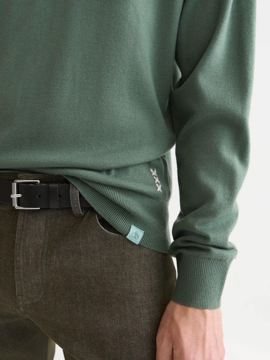 Seasonal core dropped shoulder mock neck pullover