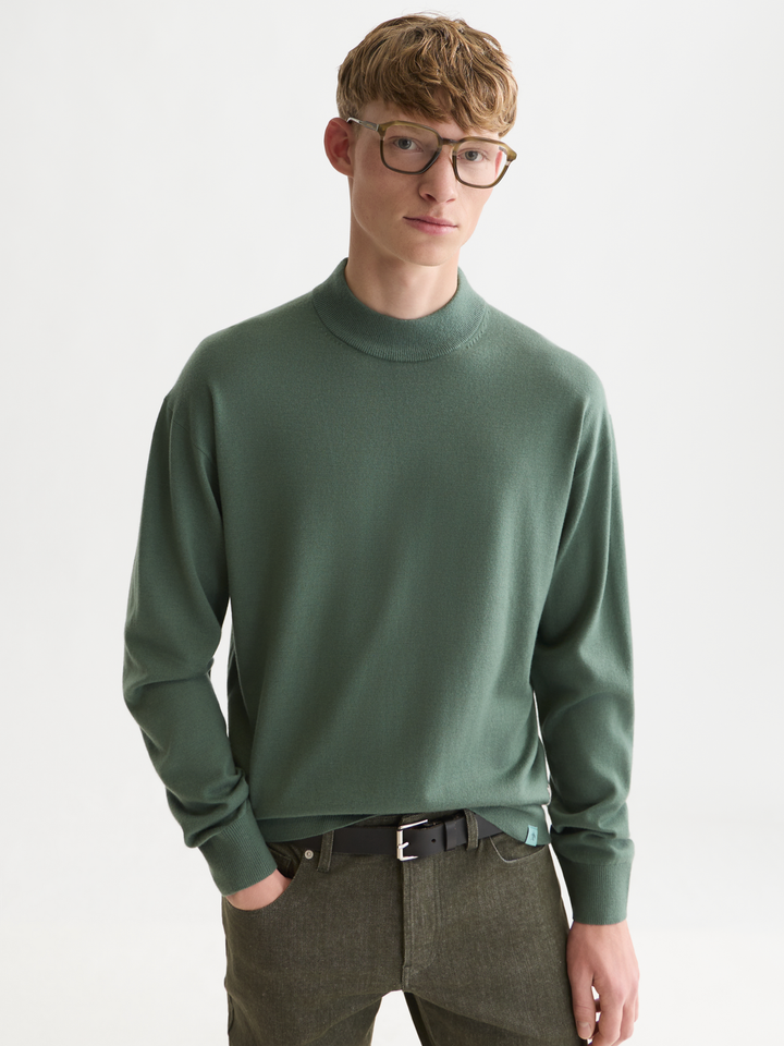 Seasonal core dropped shoulder mock neck pullover