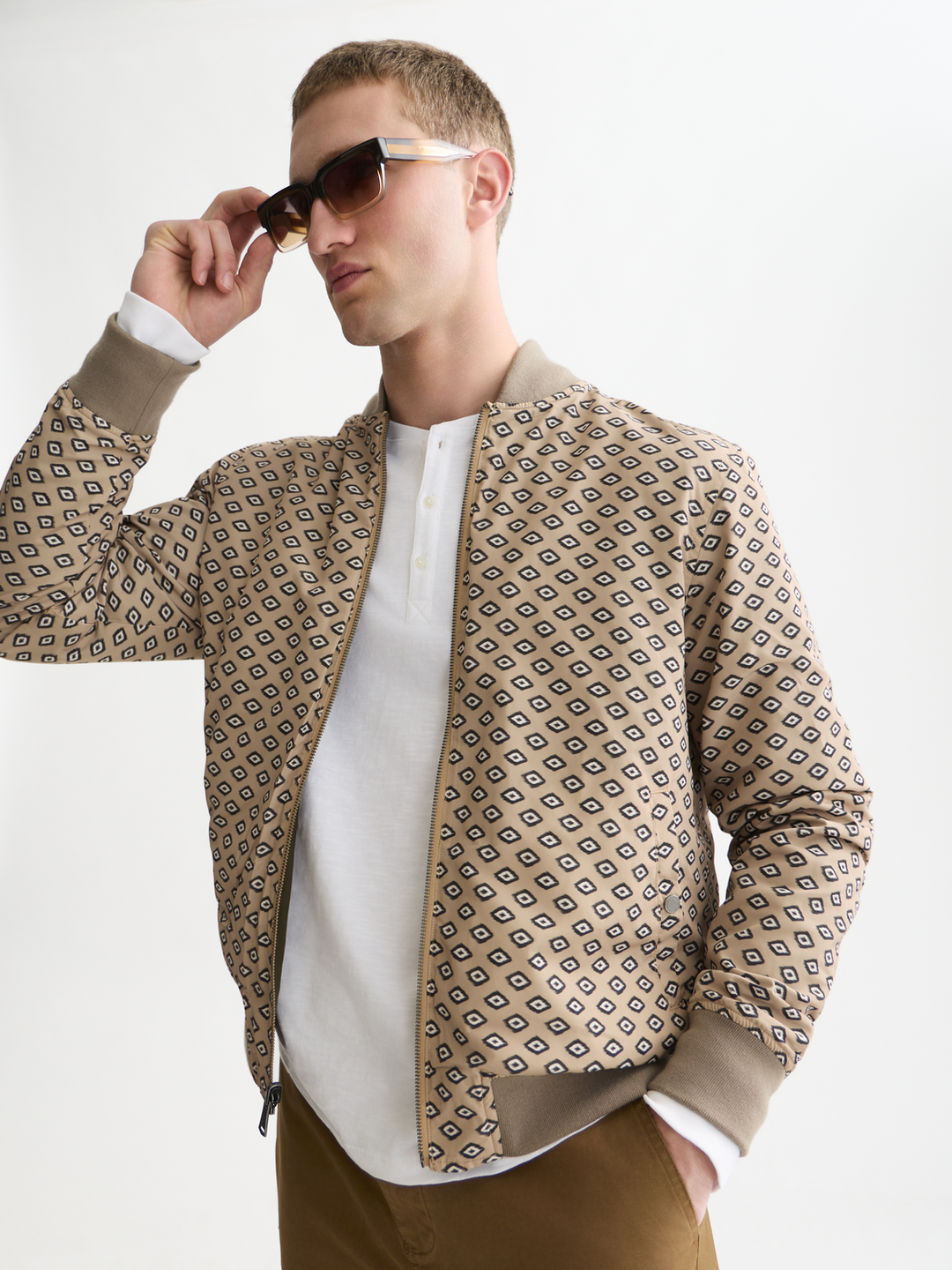 Reversible bomber jacket