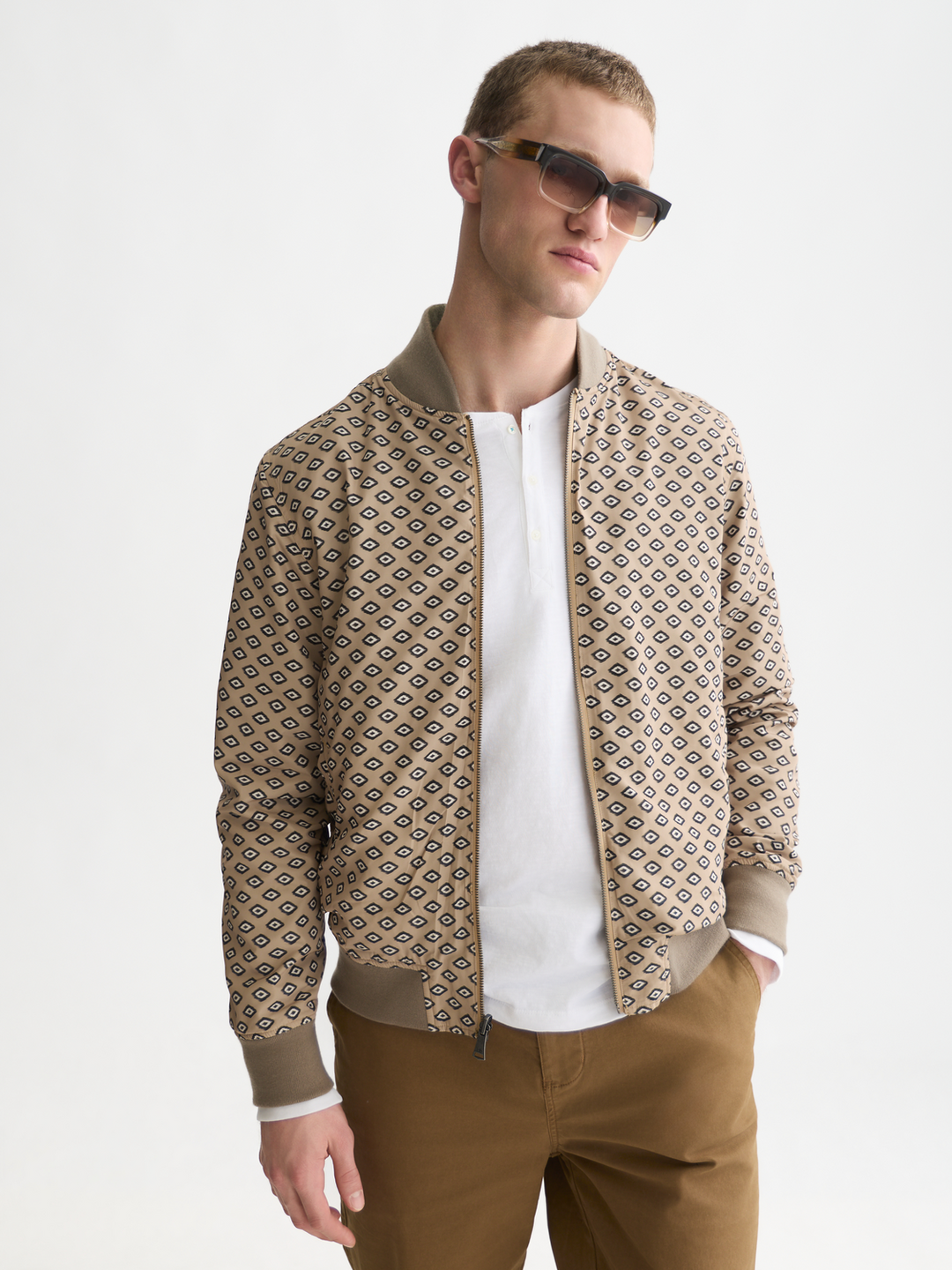 Reversible bomber jacket