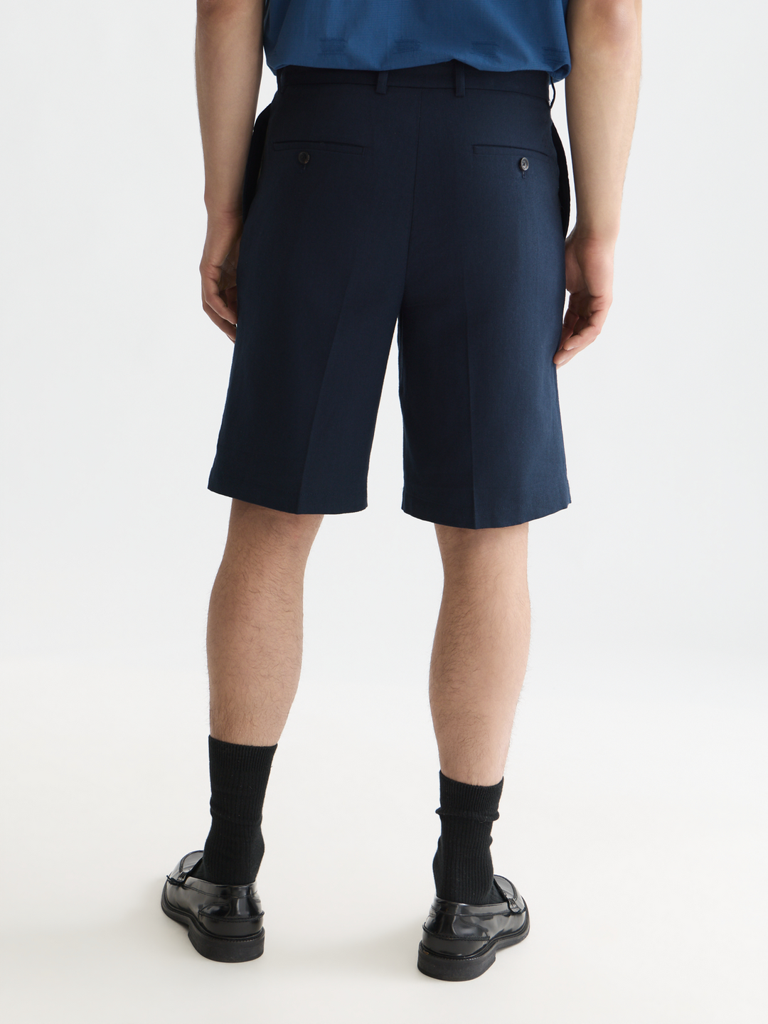 Pleated linen-blend herringbone wide fit chino shorts