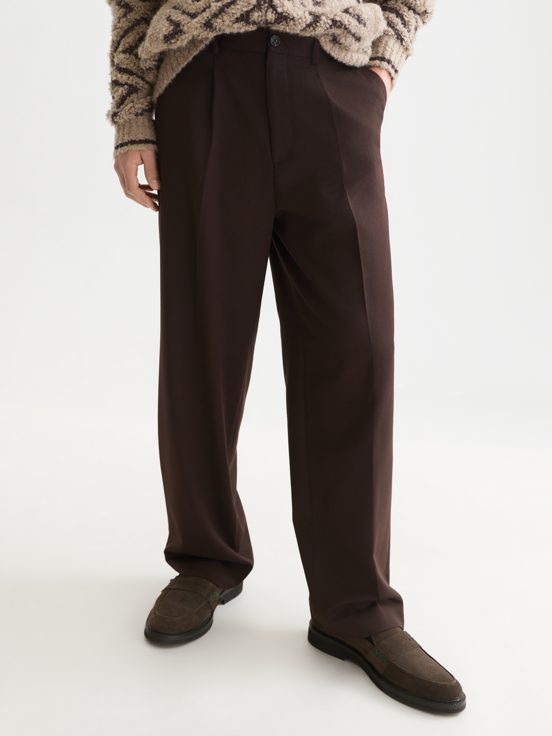 Pleated wool-blend relaxed straight-fit chino
