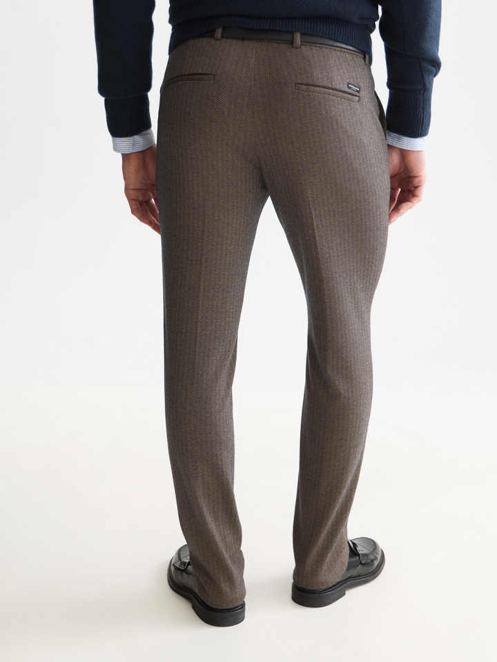 Seasonal core Mott tailored jersey chino