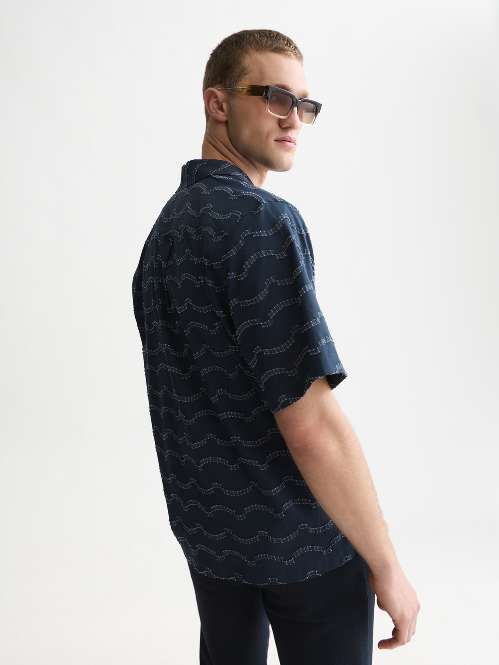 Wave jacquard short sleeved relaxed-fit shirt