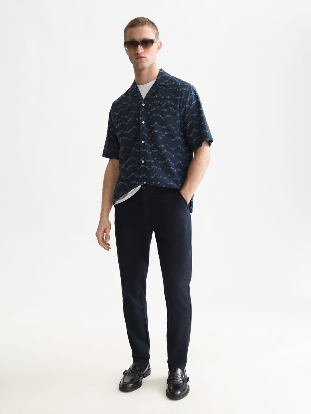 Wave jacquard short sleeved relaxed-fit shirt