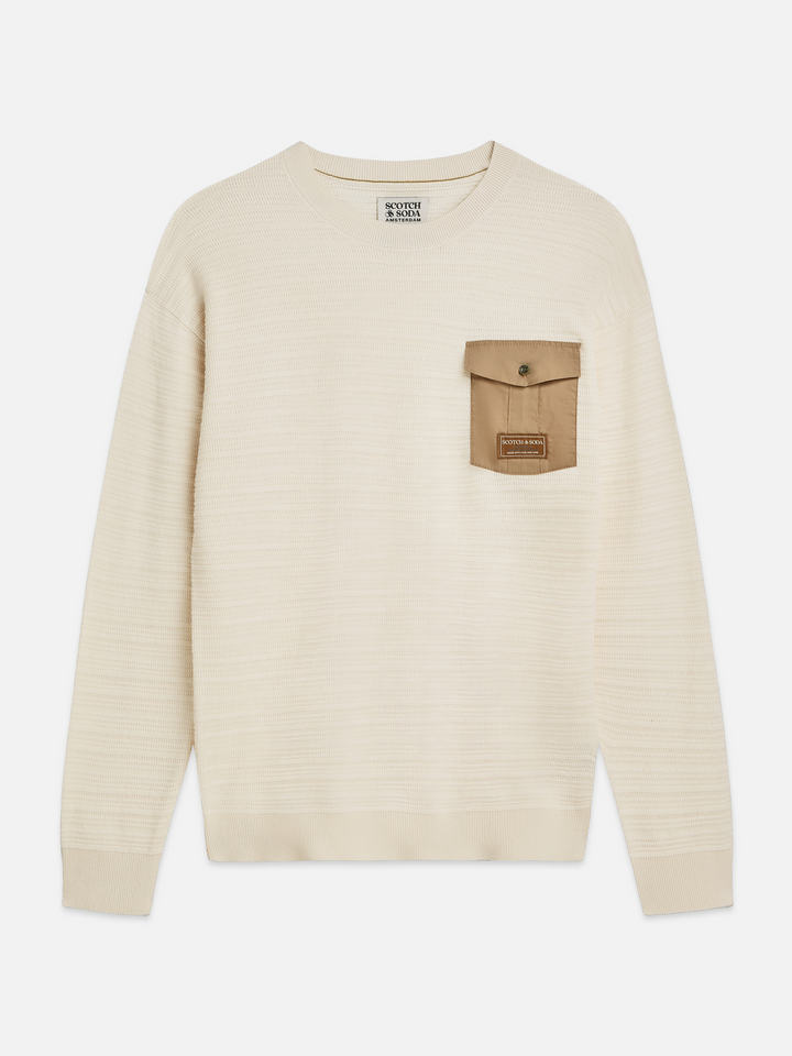 Structured chest pocket relaxed-fit pullover