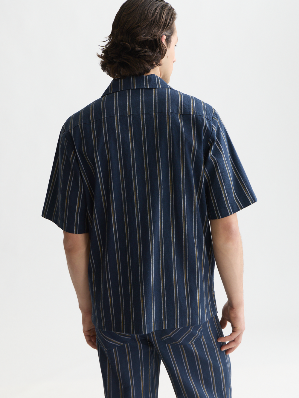 Striped linen relaxed-fit short-sleeved shirt