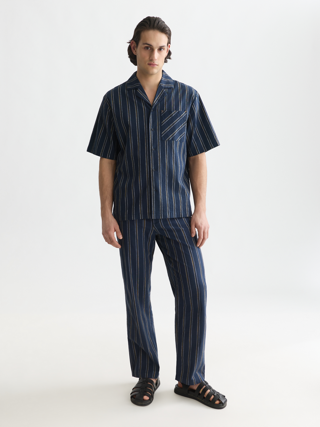 Striped linen relaxed-fit short-sleeved shirt