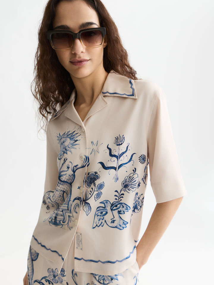 Printed short-sleeved camp shirt