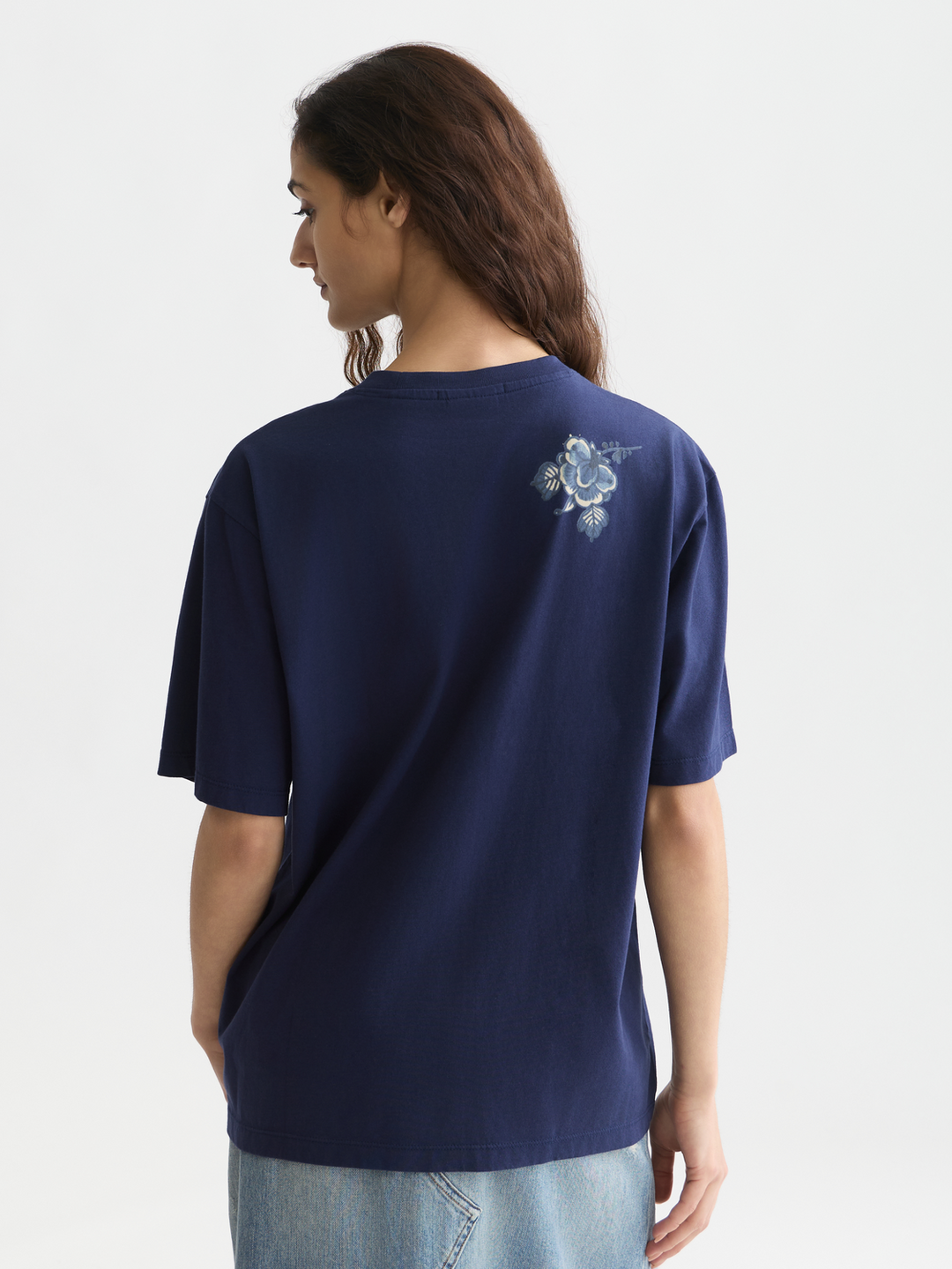 Embroidered detail loose-fit T-shirt