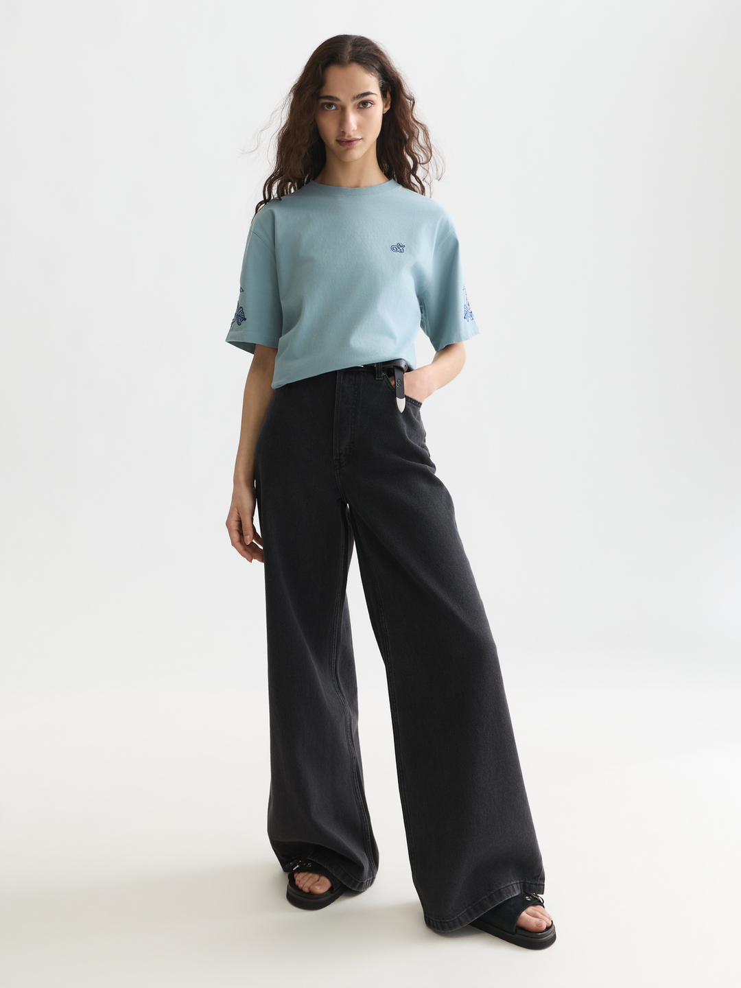 Embroidered loose-fit T-shirt