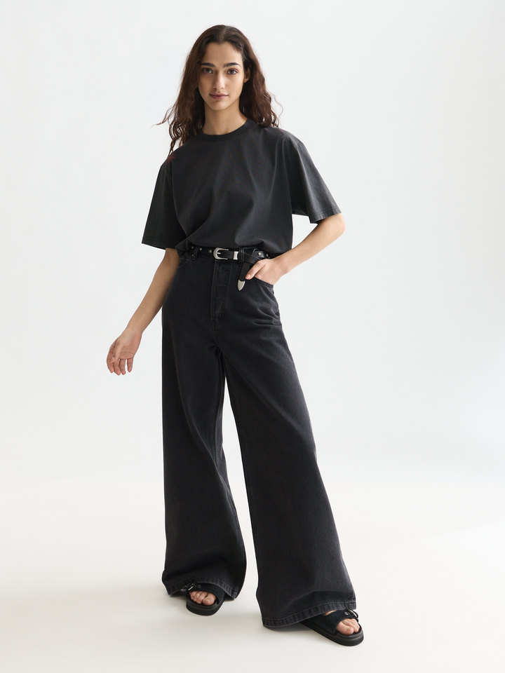 Washed loose-fit t-shirt with embroidery