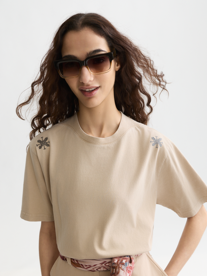 Washed loose-fit t-shirt with embroidery