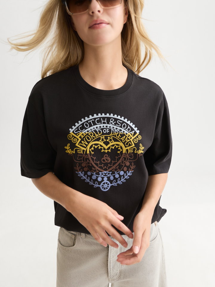 Embroidered loose-fit T-shirt