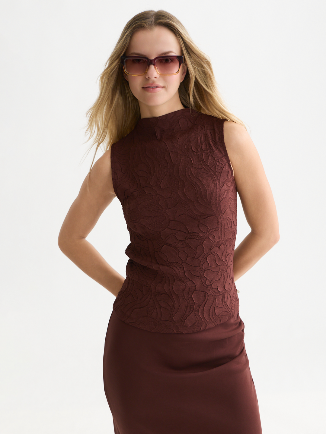 Embossed pleat mock neck tank