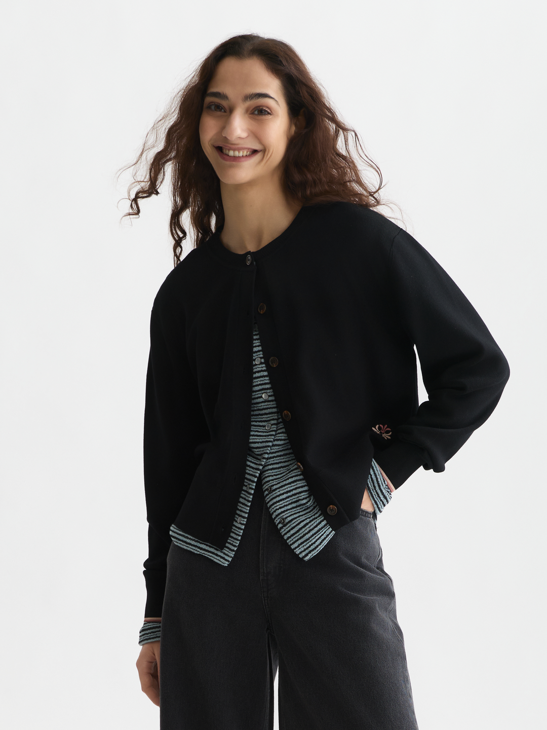 Compact relaxed-fit cardigan
