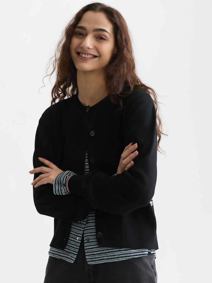 Compact relaxed-fit cardigan