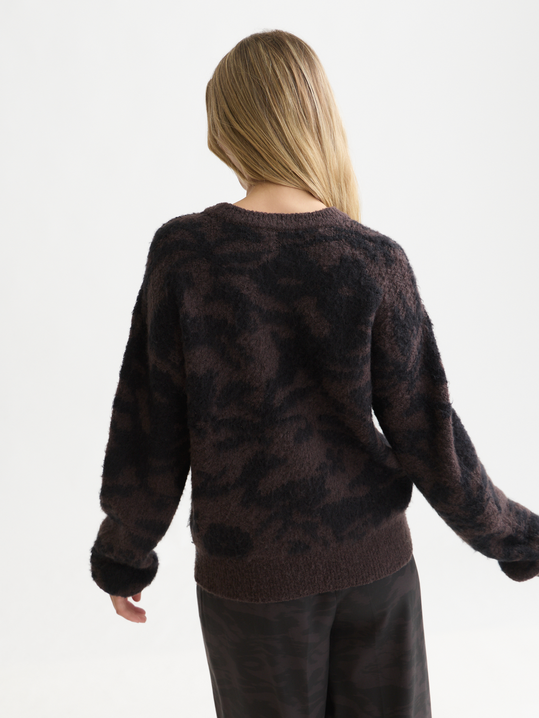 Fuzzy jacquard relaxed-fit pullover