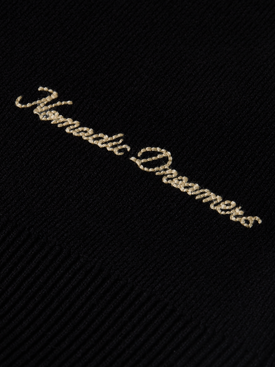 Compact short-sleeved pullover