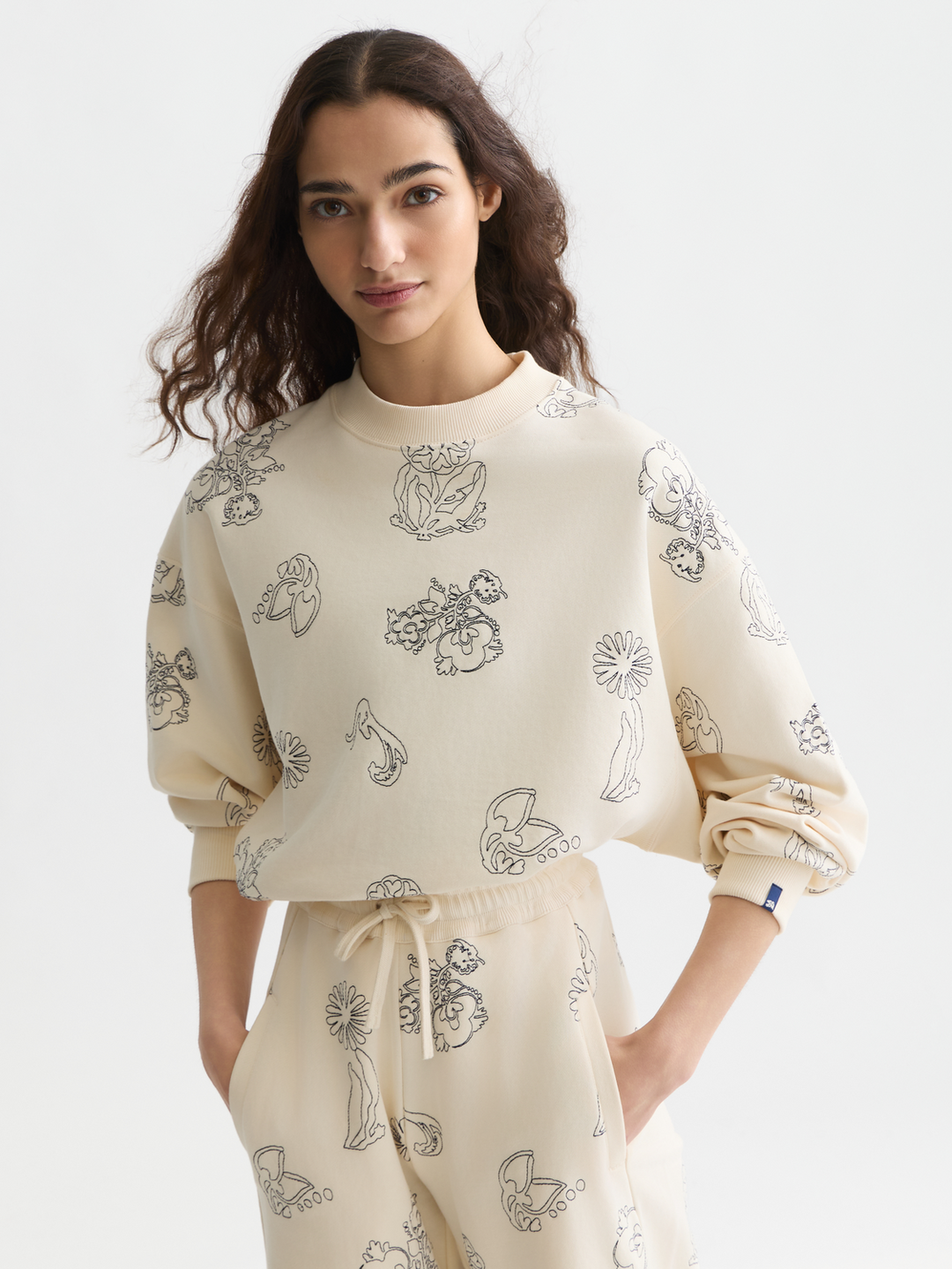 Embroidered seasonal fit sweatshirt
