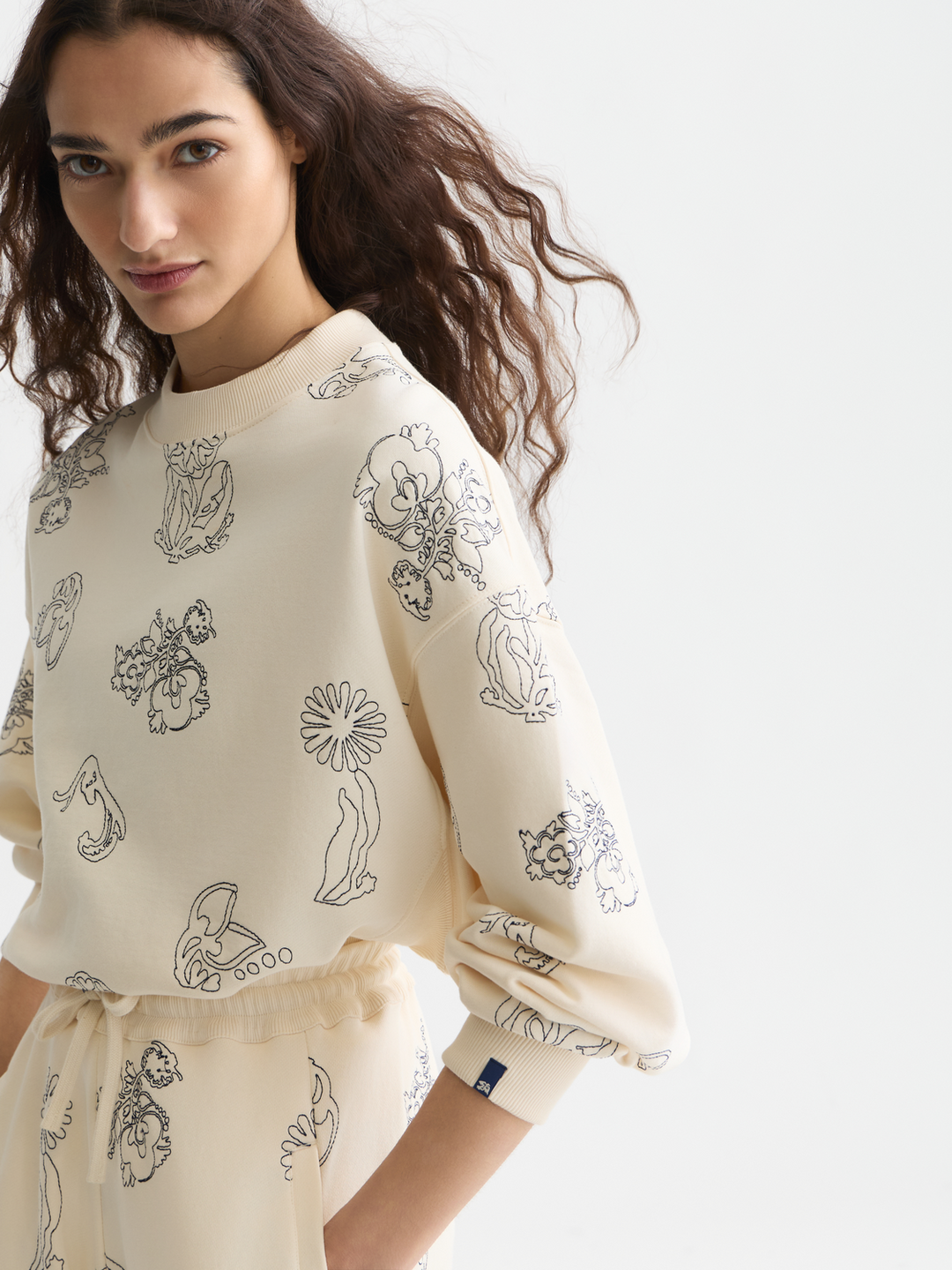 Embroidered seasonal fit sweatshirt