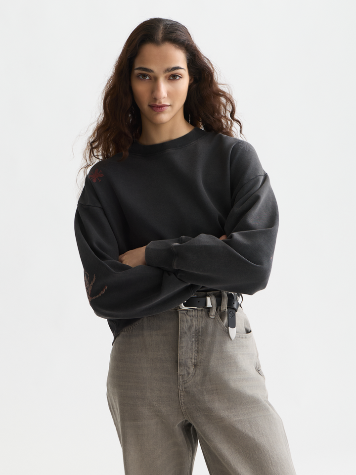 Washed sweatshirt with embroidery