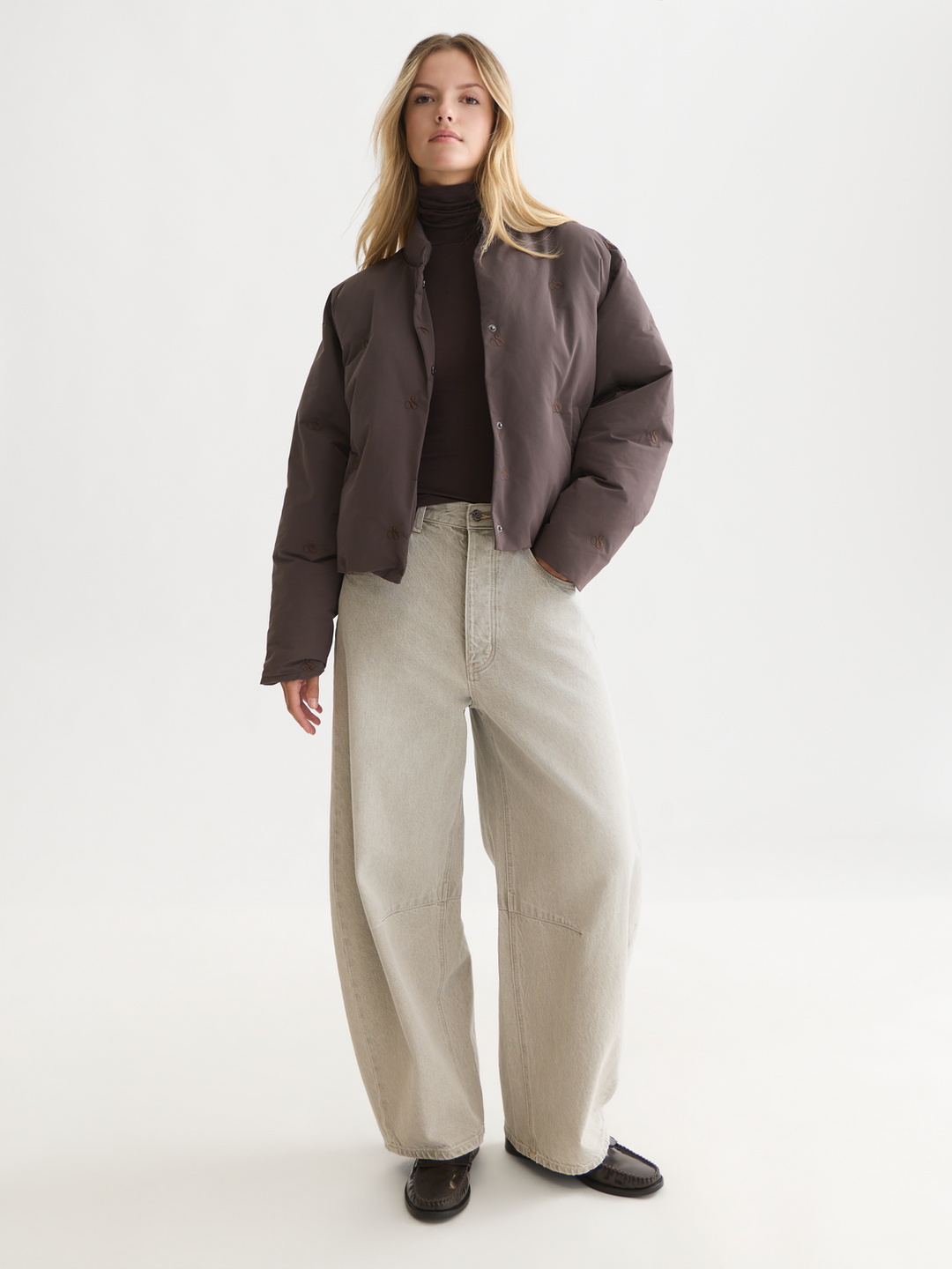 Embroidered short puffer