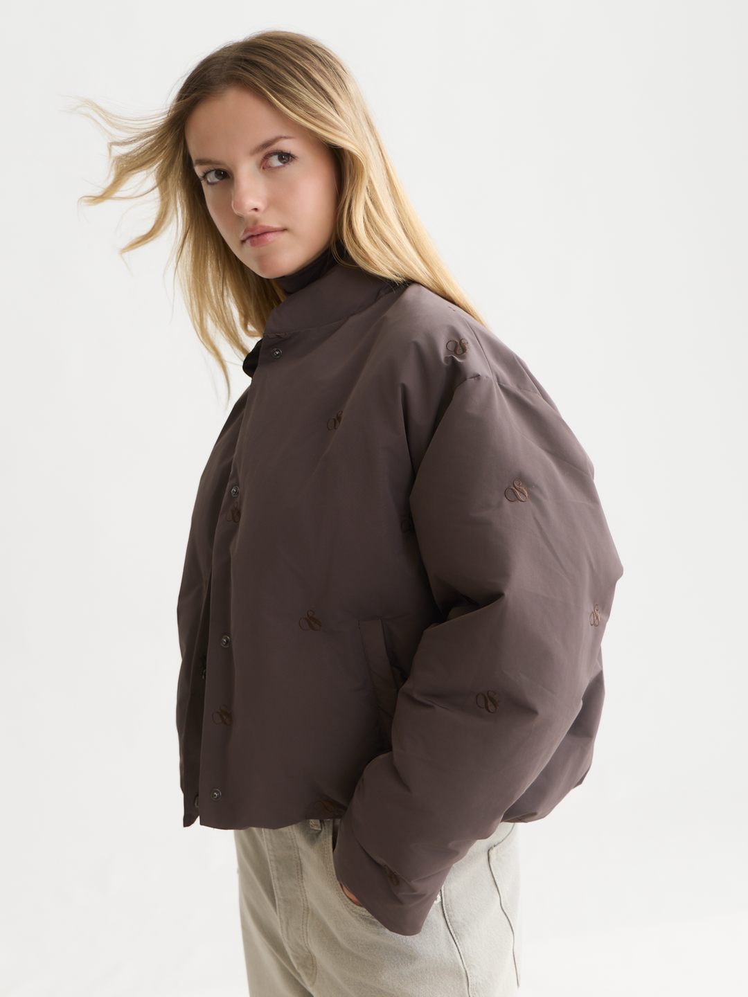 Embroidered short puffer