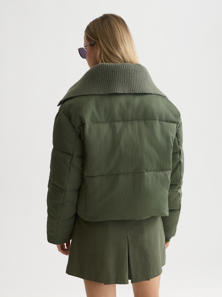 Rib collar short puffer