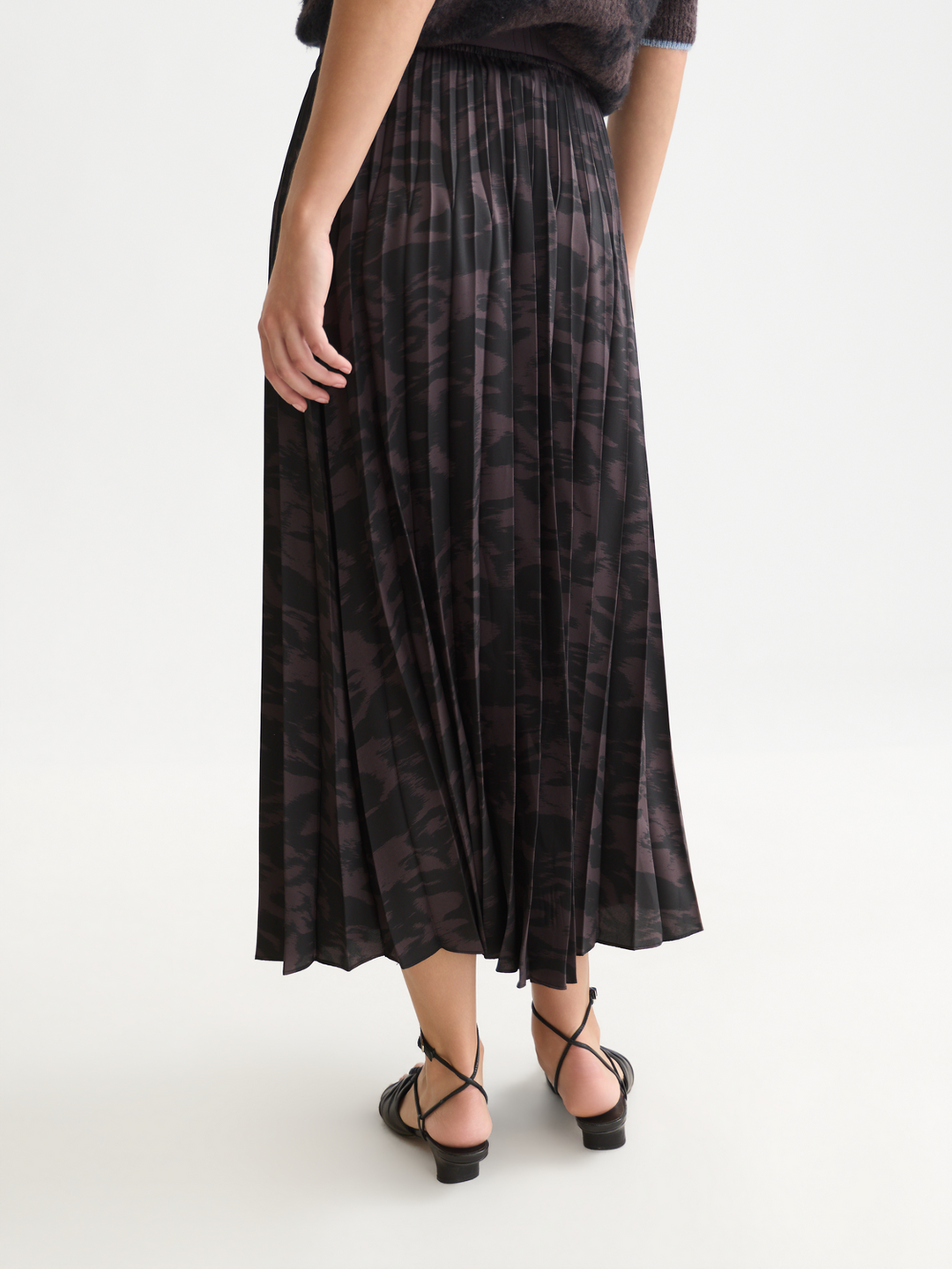 Printed pleated ankle length skirt