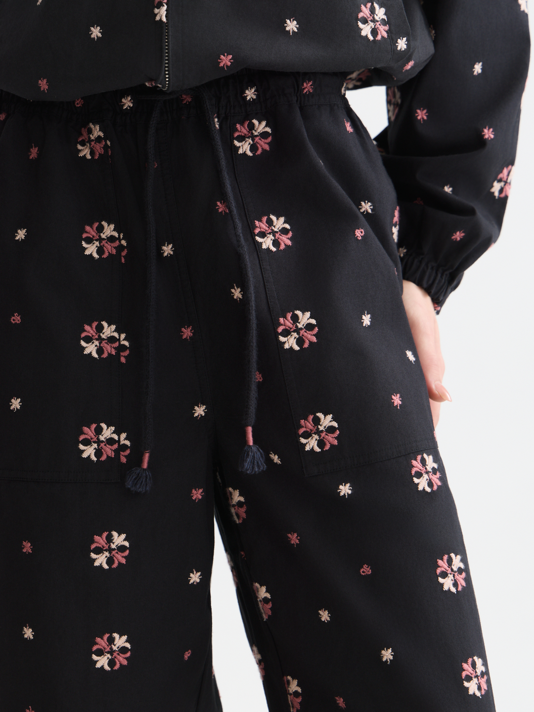 Noa - high-rise wide-leg embroidered pull-on pants