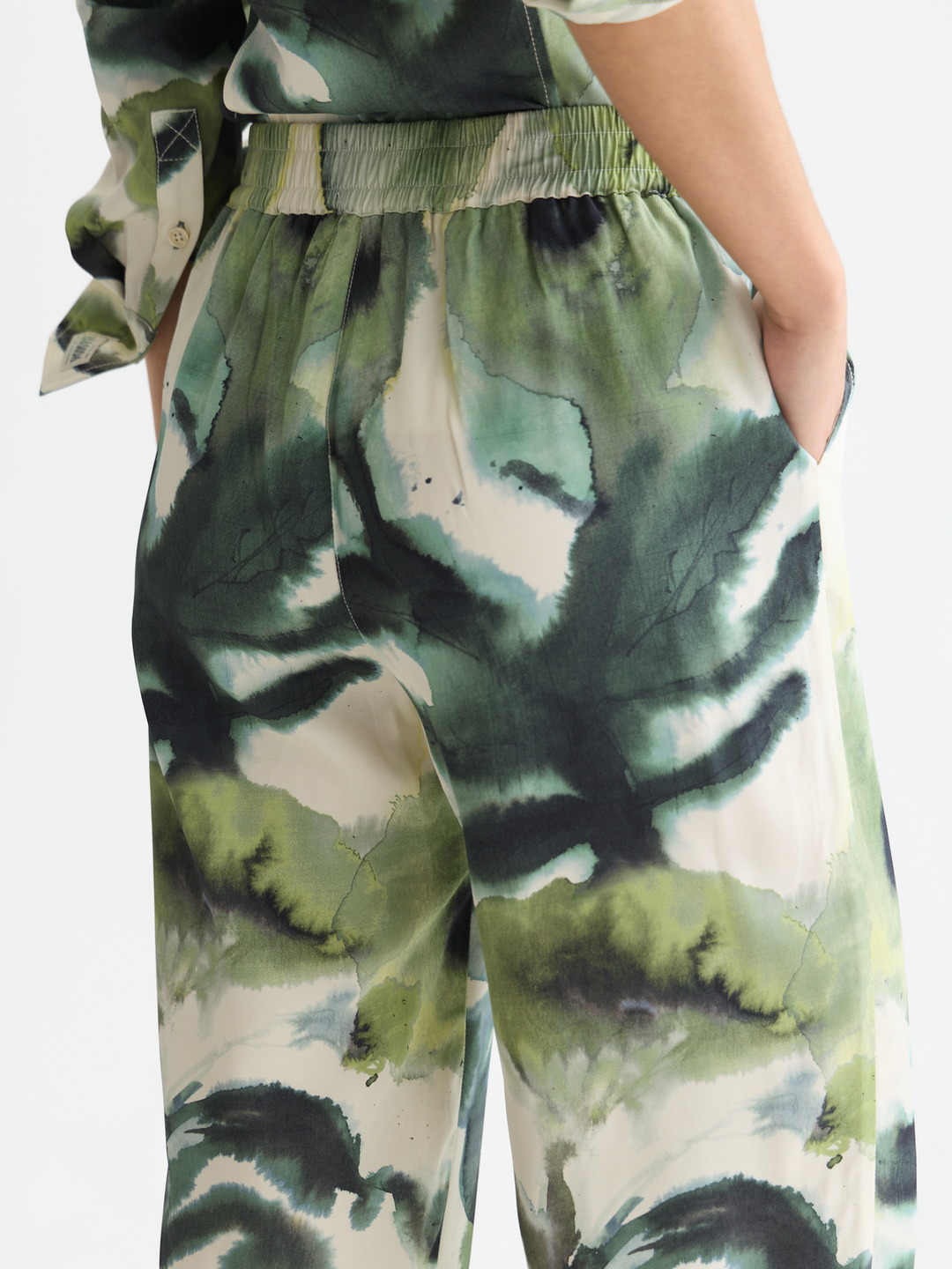 Gia - mid-rise wide-leg printed pull-on pants