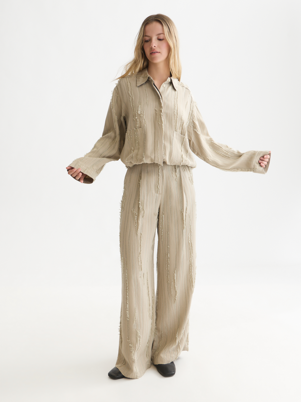 Eleni - high-rise wide-leg fil coupé pant