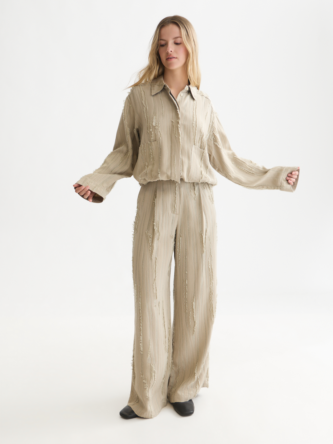 Eleni - high-rise wide-leg fil coupé pant