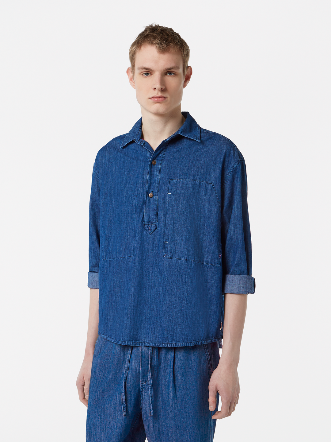 Popover workwear shirt in lightweight  denim quality