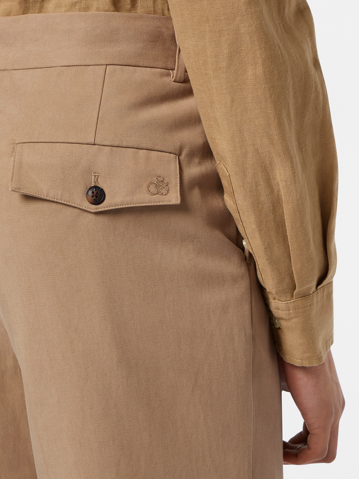 Pleated cotton/lyocell twill relaxed straight fit chino