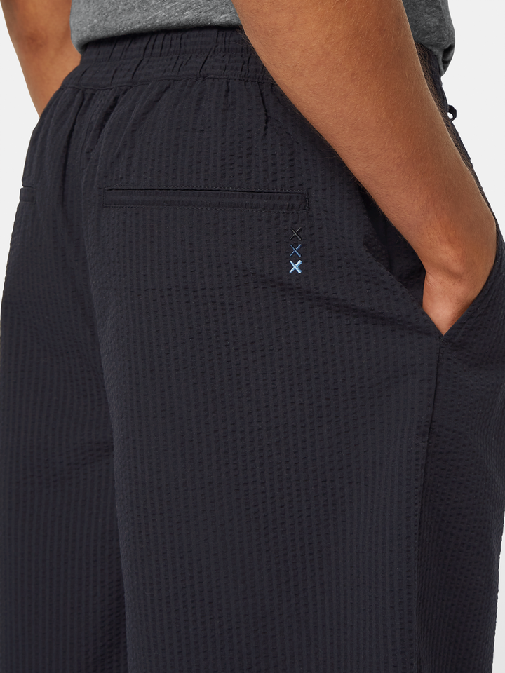 Loose fit pleated seersucker bermuda short