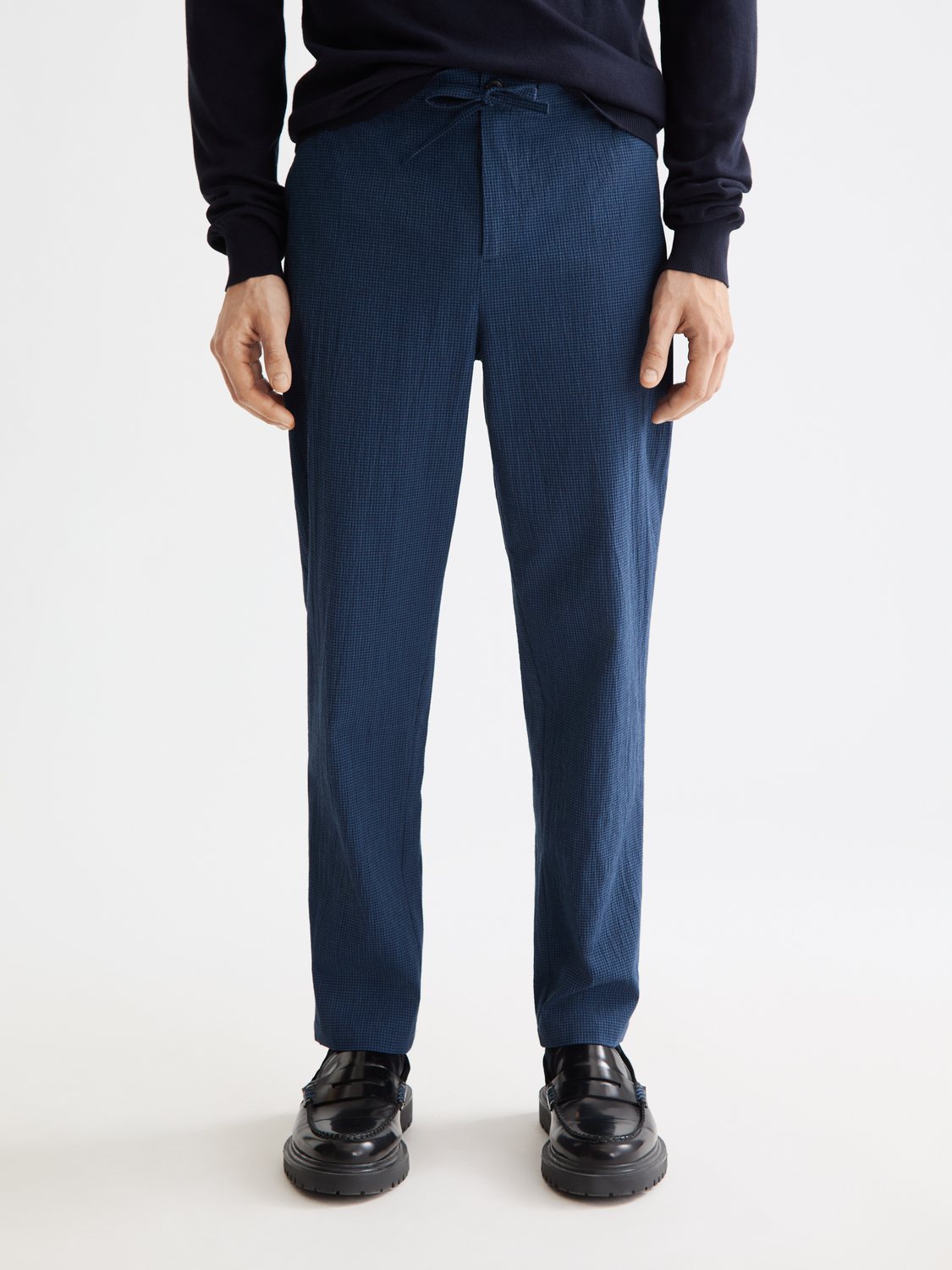 Finch-Cotton blend seersucker tapered fit jogger