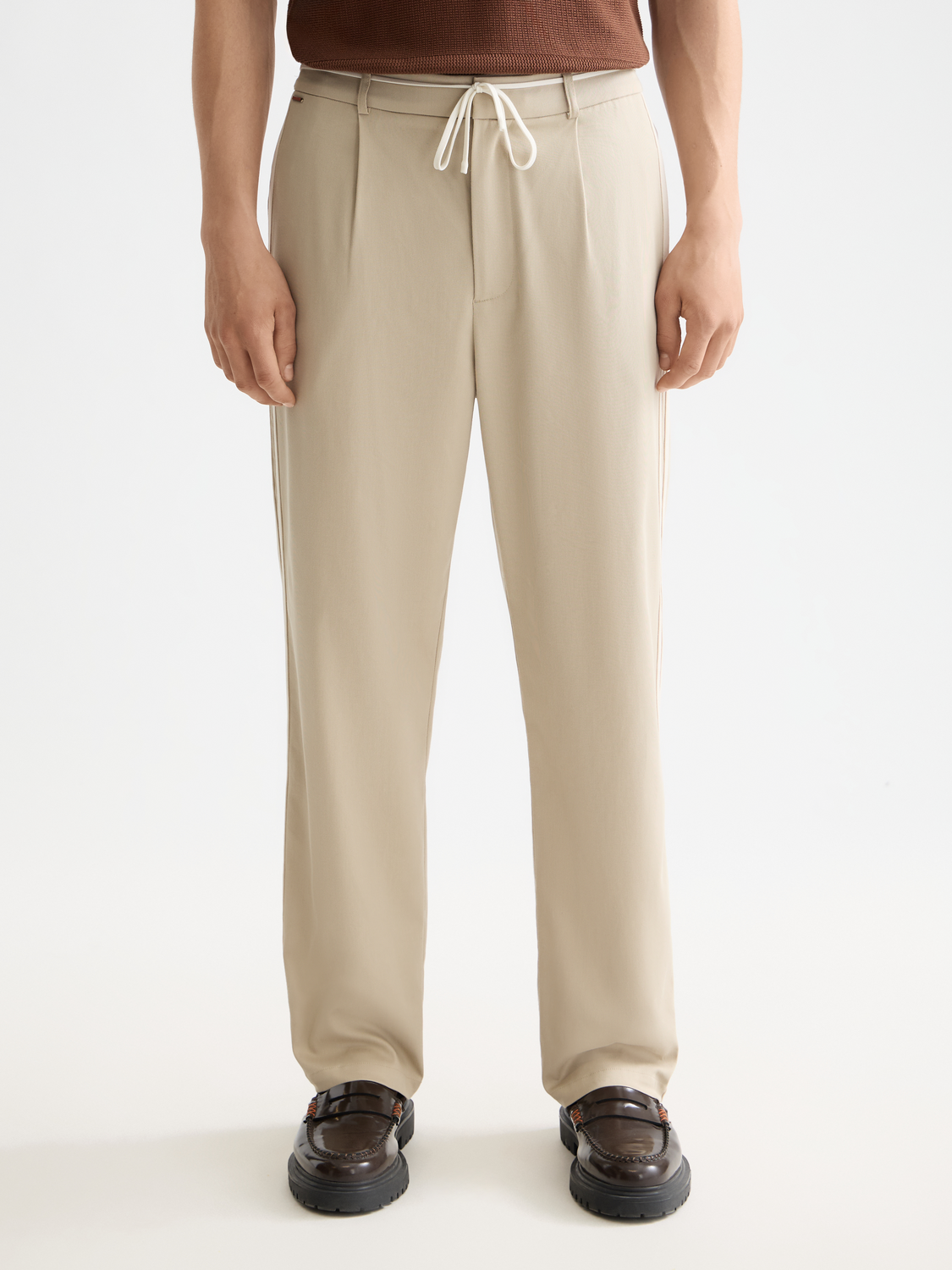 Tape-trimmed twill jersey pleated relaxed straight jogger