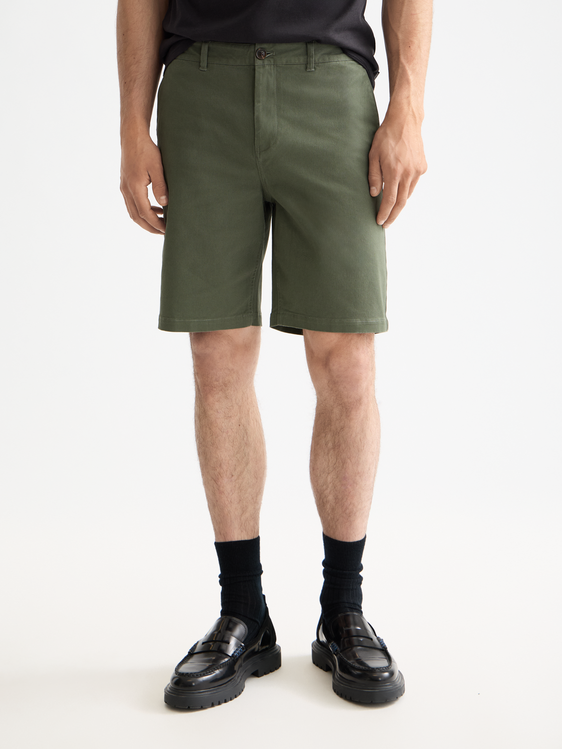 Seasonal core-Stuart washed cotton blend regular fit short