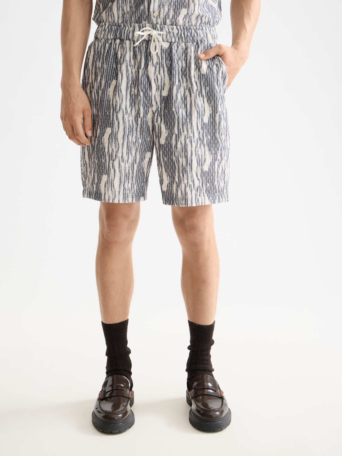 Fave jacquard viscose-blend relaxed fit bermuda short
