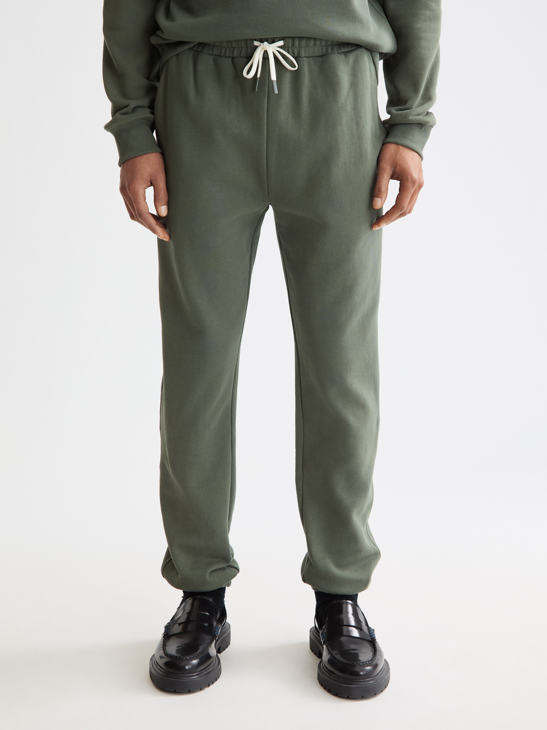 Seasonal core-Logo badge sweatpants