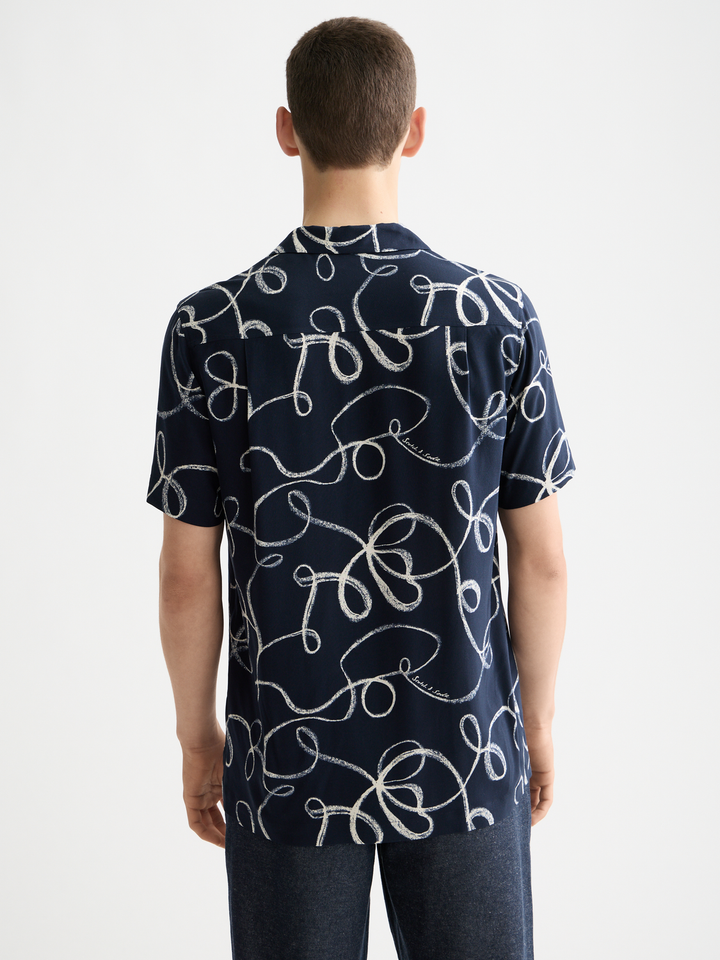 Printed short-sleeved viscose shirt