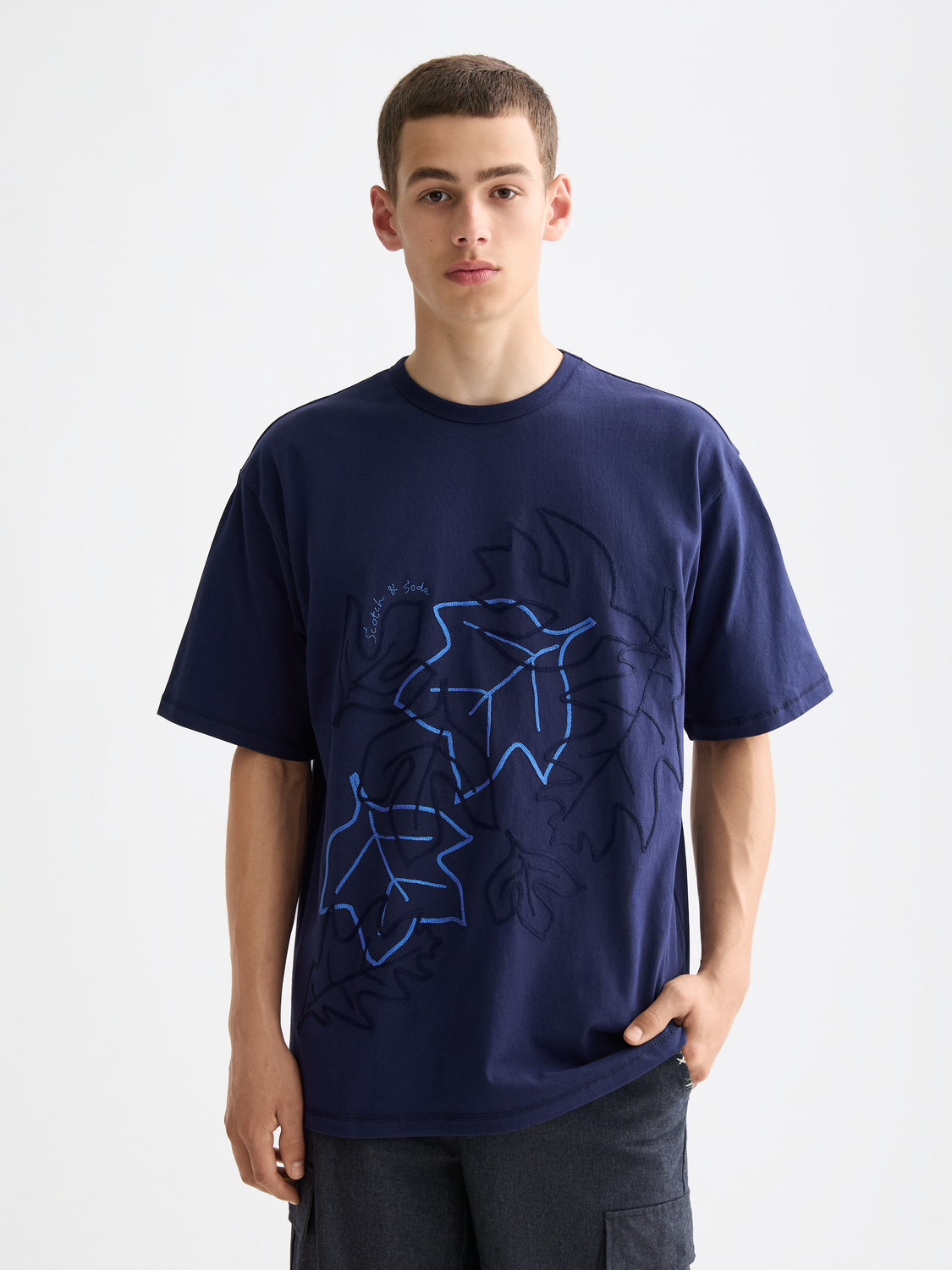 Loose fit embroidered artwork t-shirt